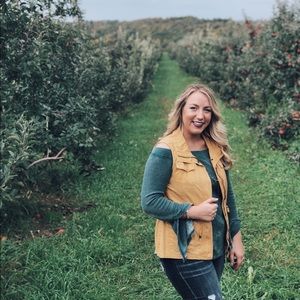 Meet your Posher, Crystal